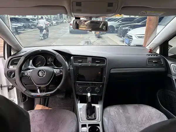 Volkswagen Golf 2020