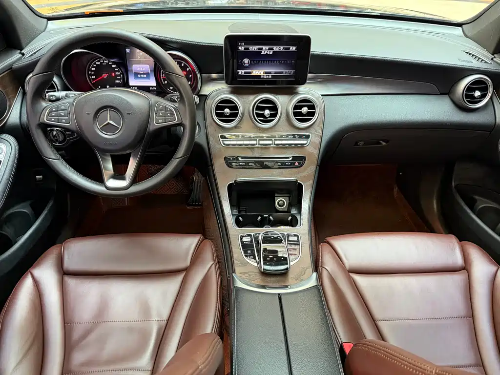 Mercedes-Benz GLC 2016 — фото 13