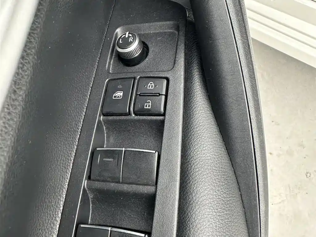 Toyota Corolla 2020 — фото 13