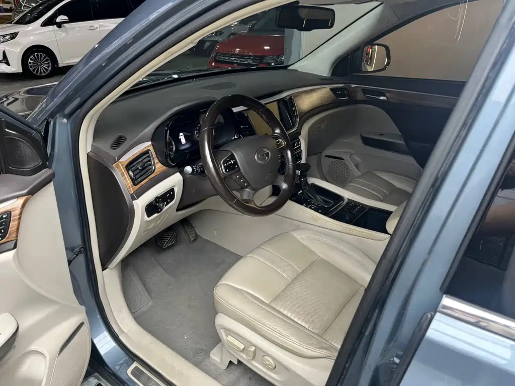 GAC Motor Trumpchi GS8 2017 — фото 8