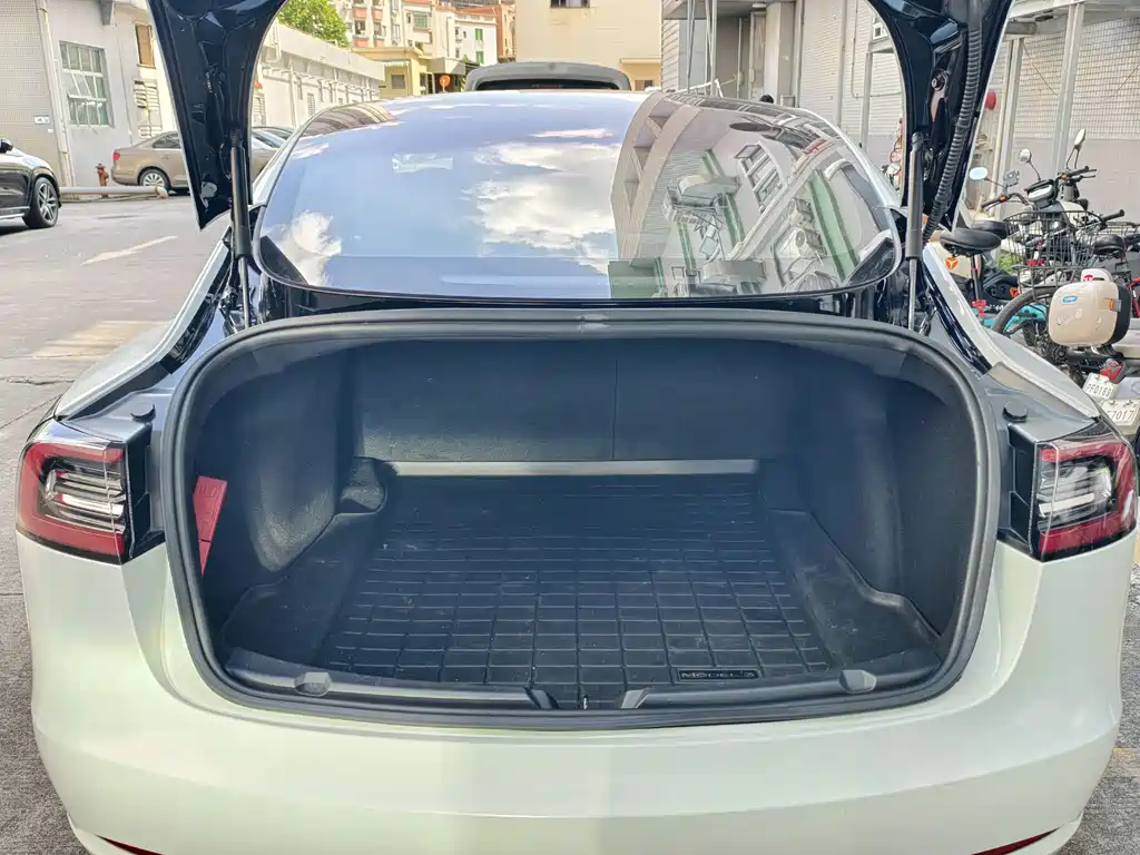 Tesla Model 3 2019 — фото 15