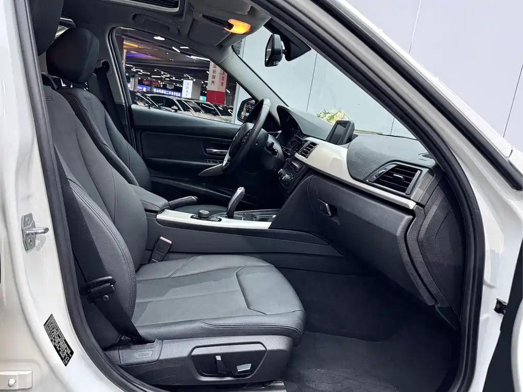 BMW 3 Series 2015 — фото 14