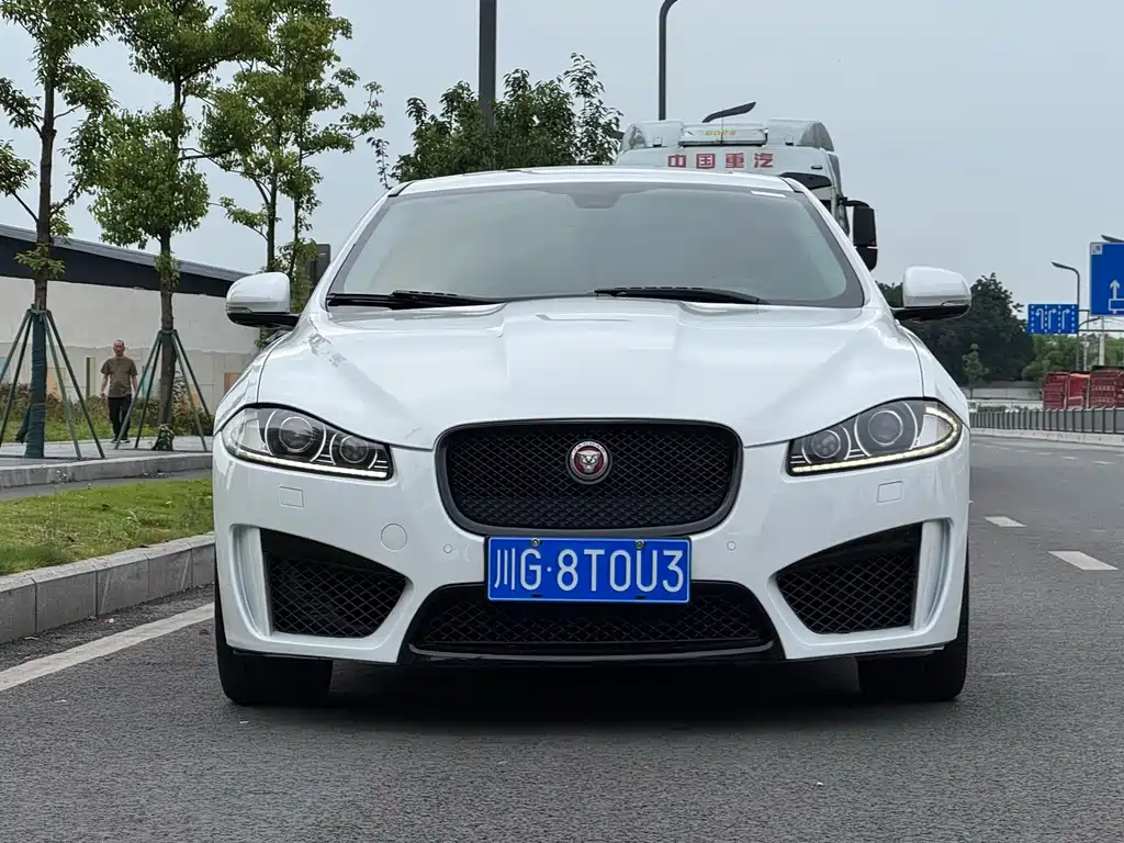 Jaguar XF 2014 — фото 2