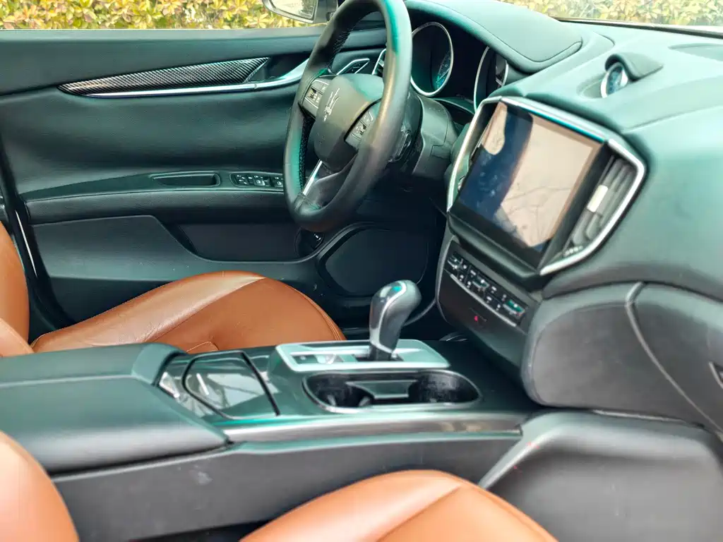 Maserati Ghibli 2016 — фото 10