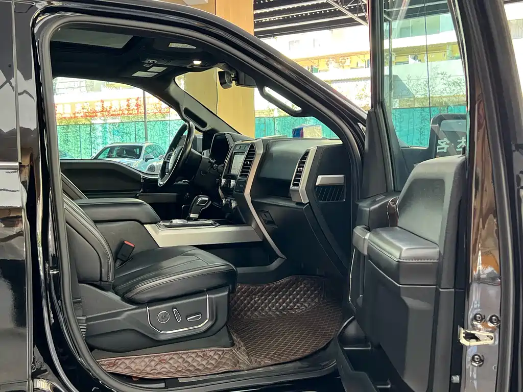 Ford F-150 Raptor 2018 — фото 23