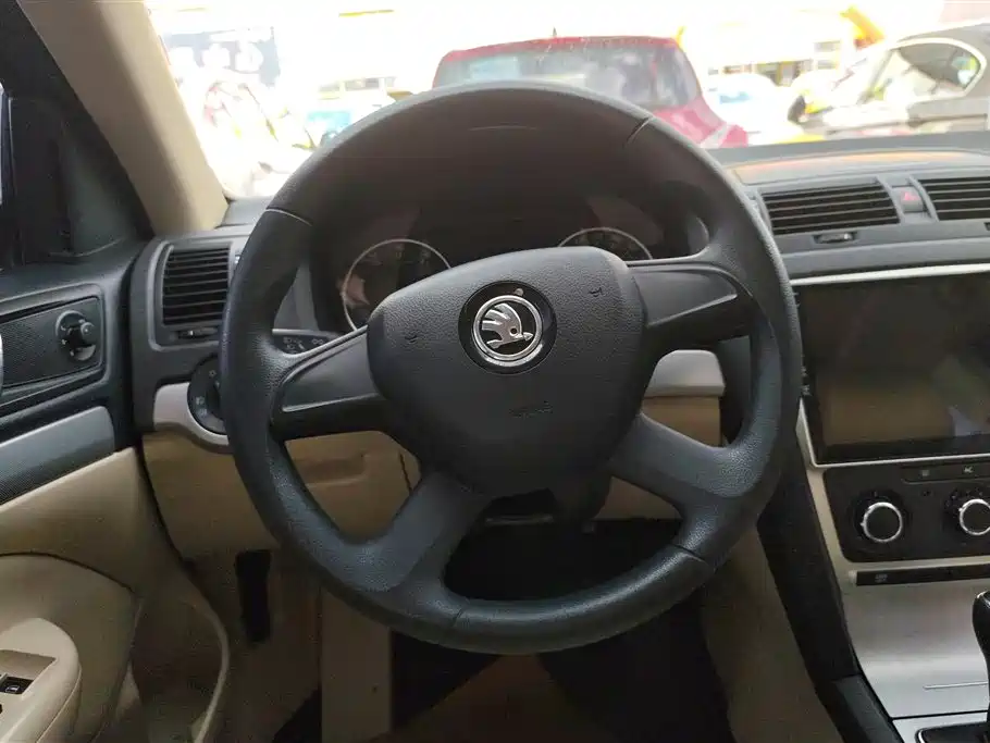 Skoda Octavia 2016 — фото 15