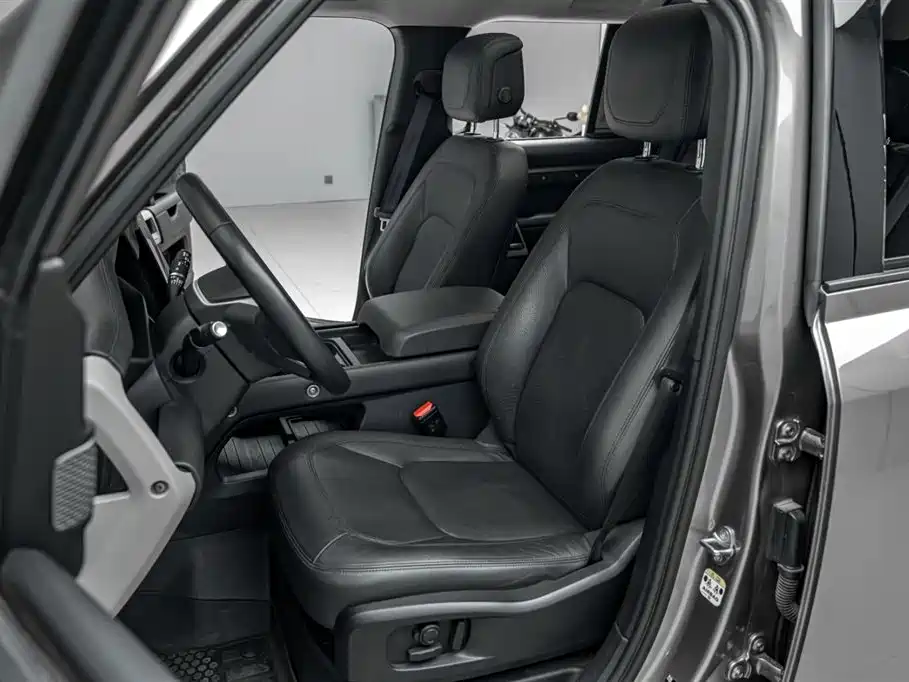 Land Rover Defender 2024 — фото 21