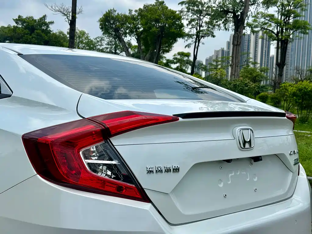 Honda Civic 2020 — фото 18