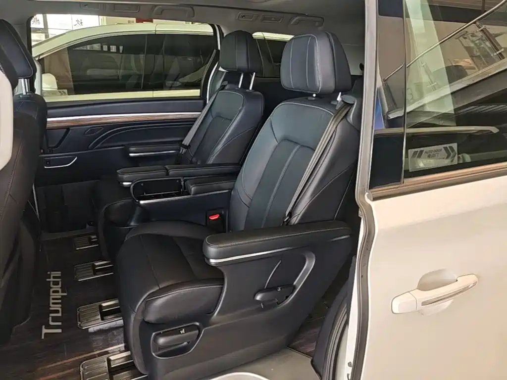 GAC Motor Trumpchi M8 2022 — фото 17