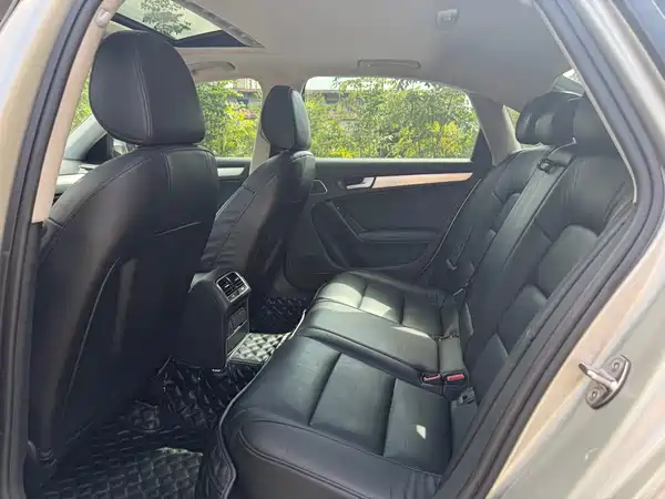 Audi A4L 2015