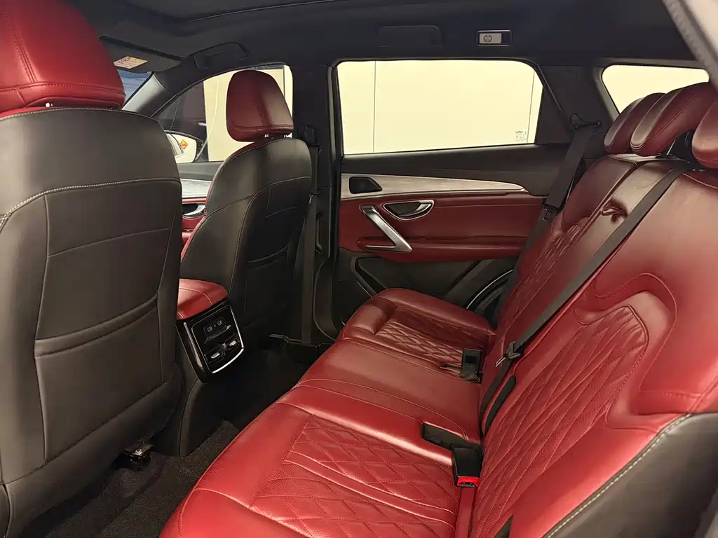 Jetour Jietu X70 PLUS 2023 — фото 10