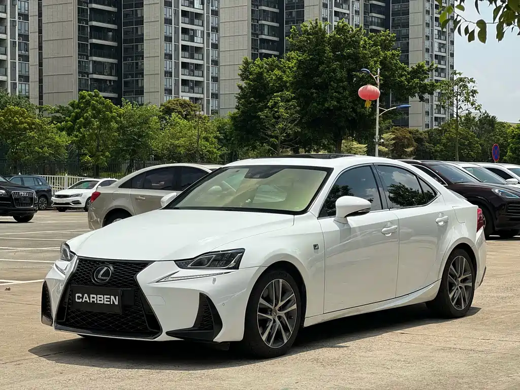 Lexus IS 2017