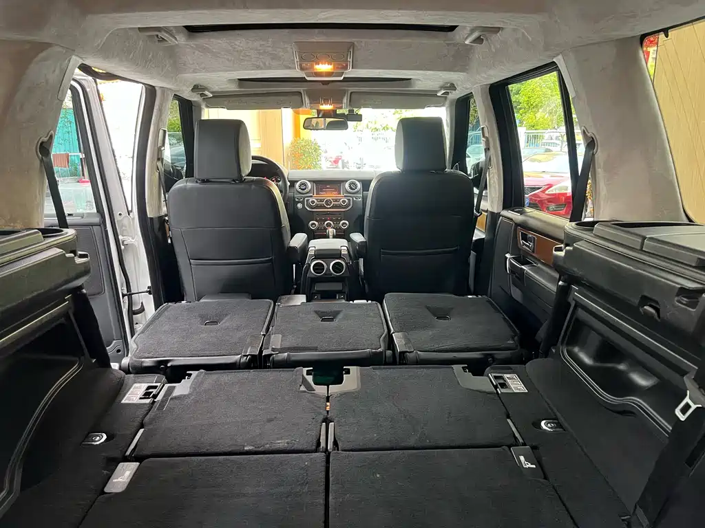 Land Rover Discovery 2013 — фото 24