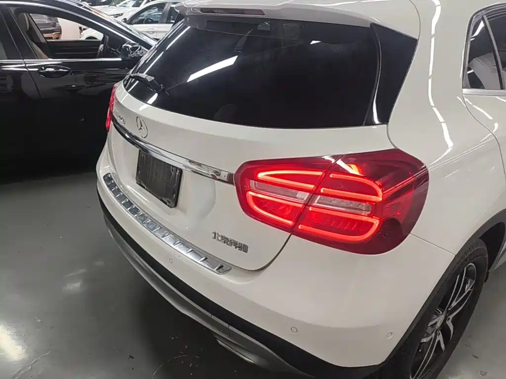Mercedes-Benz GLA 2015