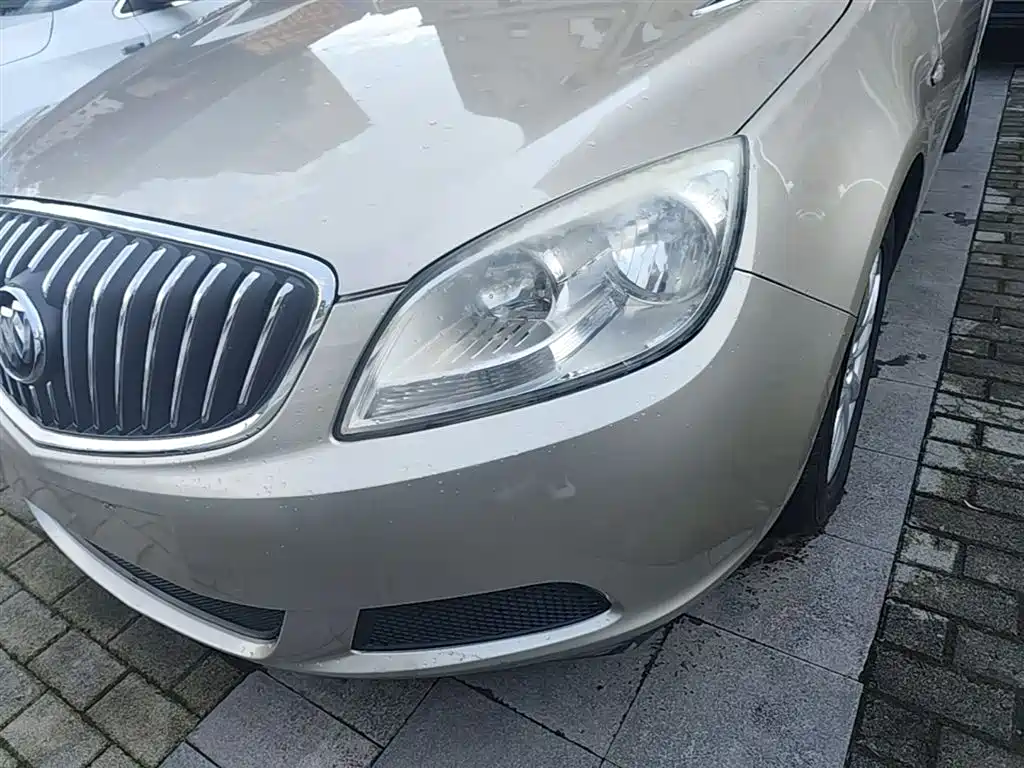 Buick Excelle 2015 — фото 24