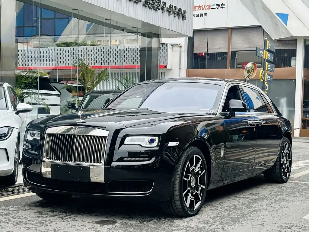Rolls-Royce Ghost 2018 — фото 1