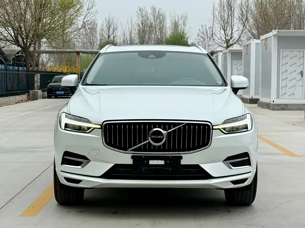 Volvo XC60 2019 — фото 2