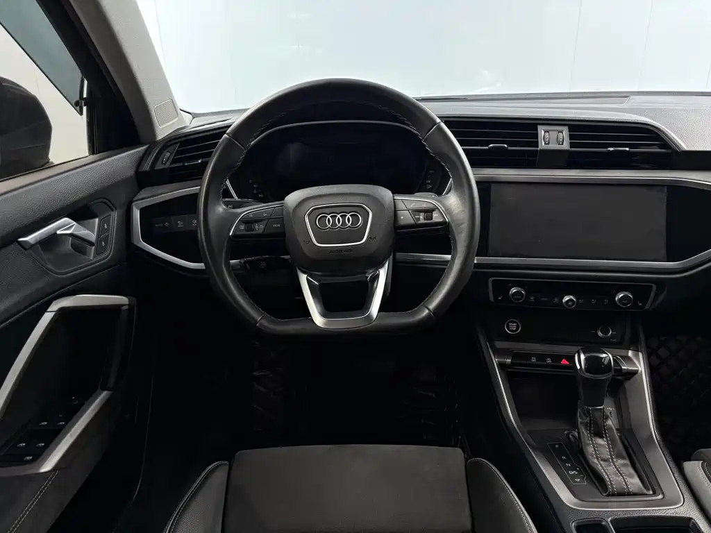 Audi Q3 2022 — фото 6