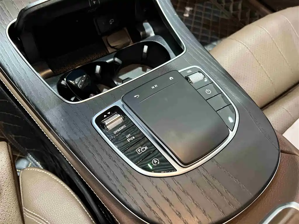 Mercedes-Benz E-Class 2022 — фото 14