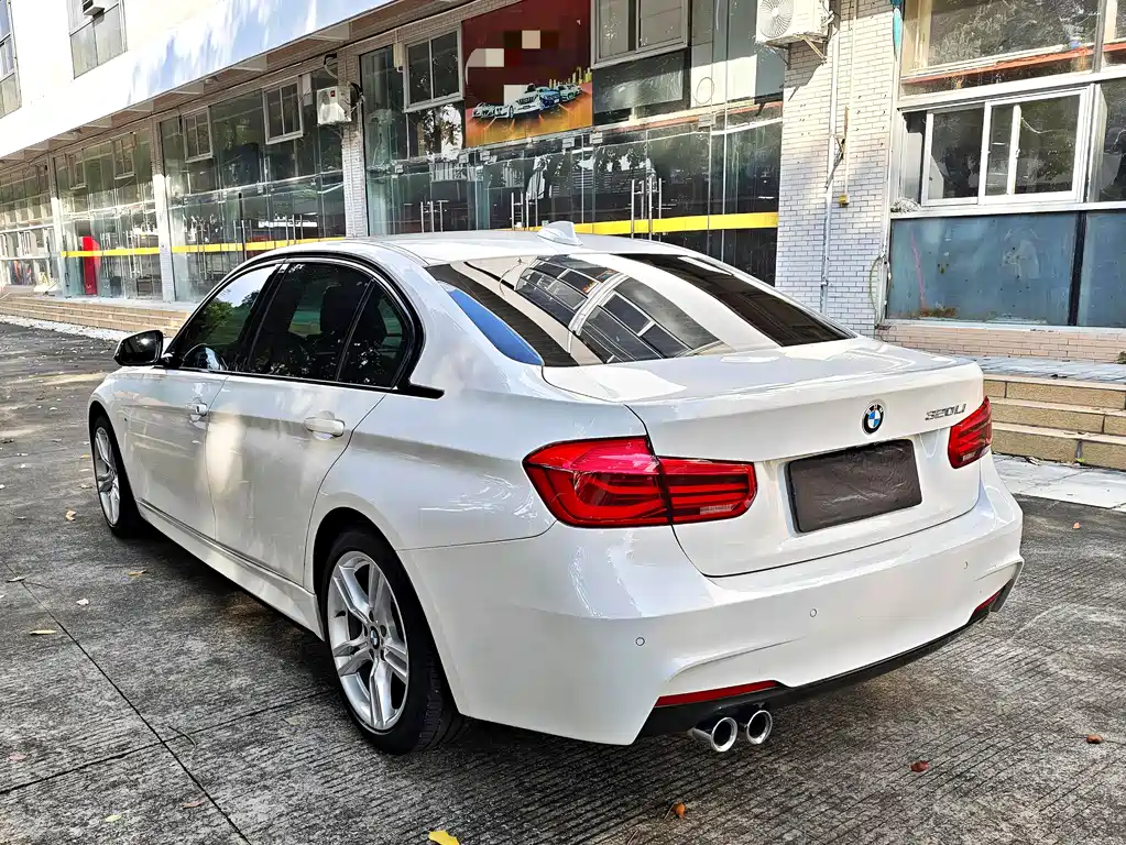 BMW 3 Series 2018 — фото 7