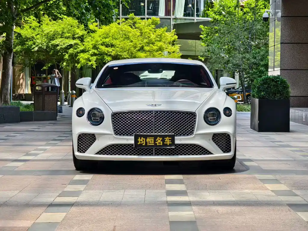 Bentley Continental 2018 — фото 2