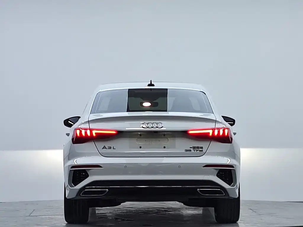 Audi A3 2023 — фото 18