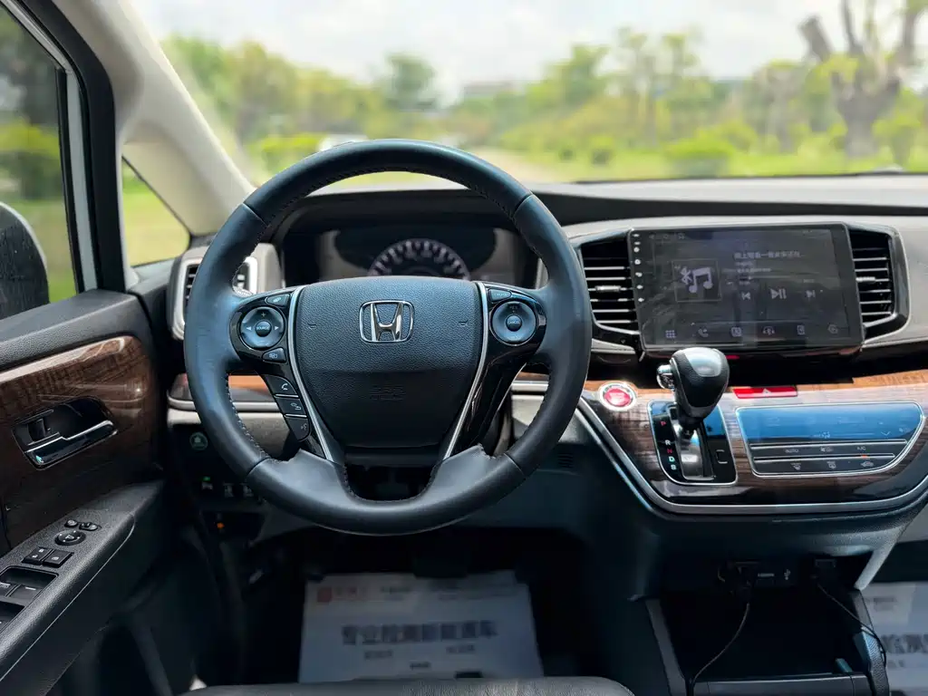 Honda Odyssey 2016 — фото 23