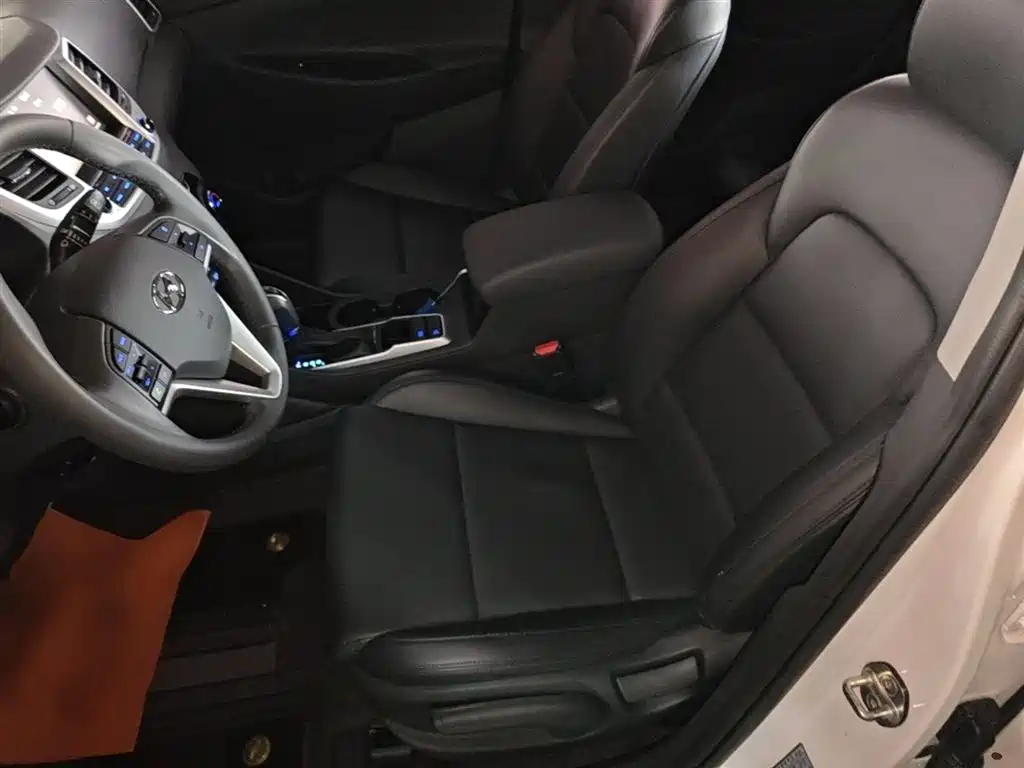 Hyundai Tucson 2016 — фото 15