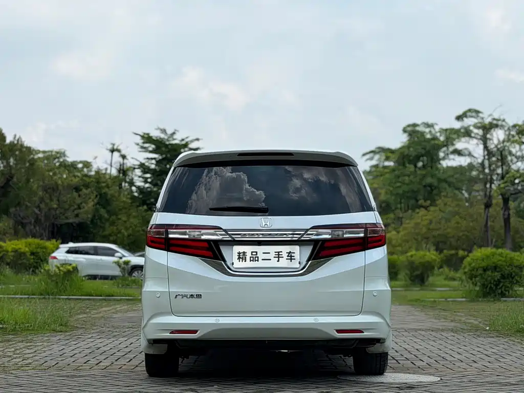 Honda Odyssey 2016 — фото 27