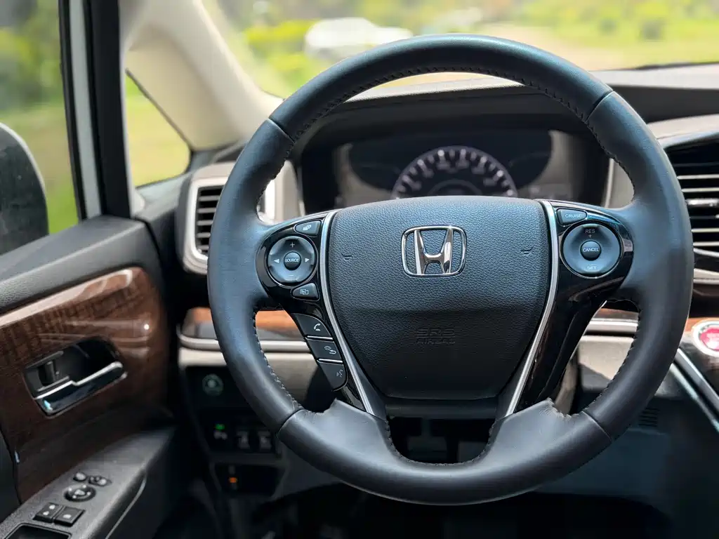 Honda Odyssey 2016 — фото 22