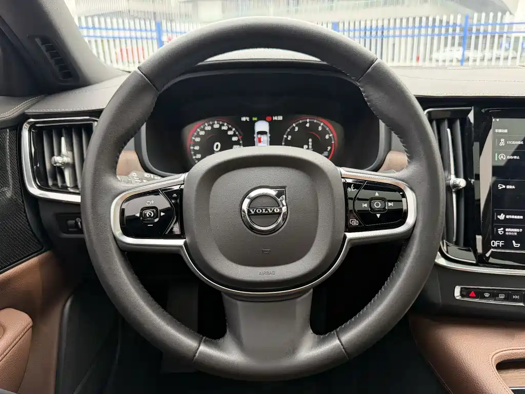Volvo S90 2021 — фото 10