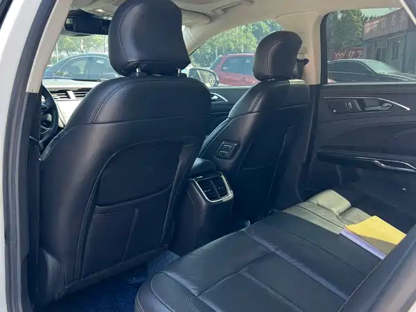 Ford Taurus 2020