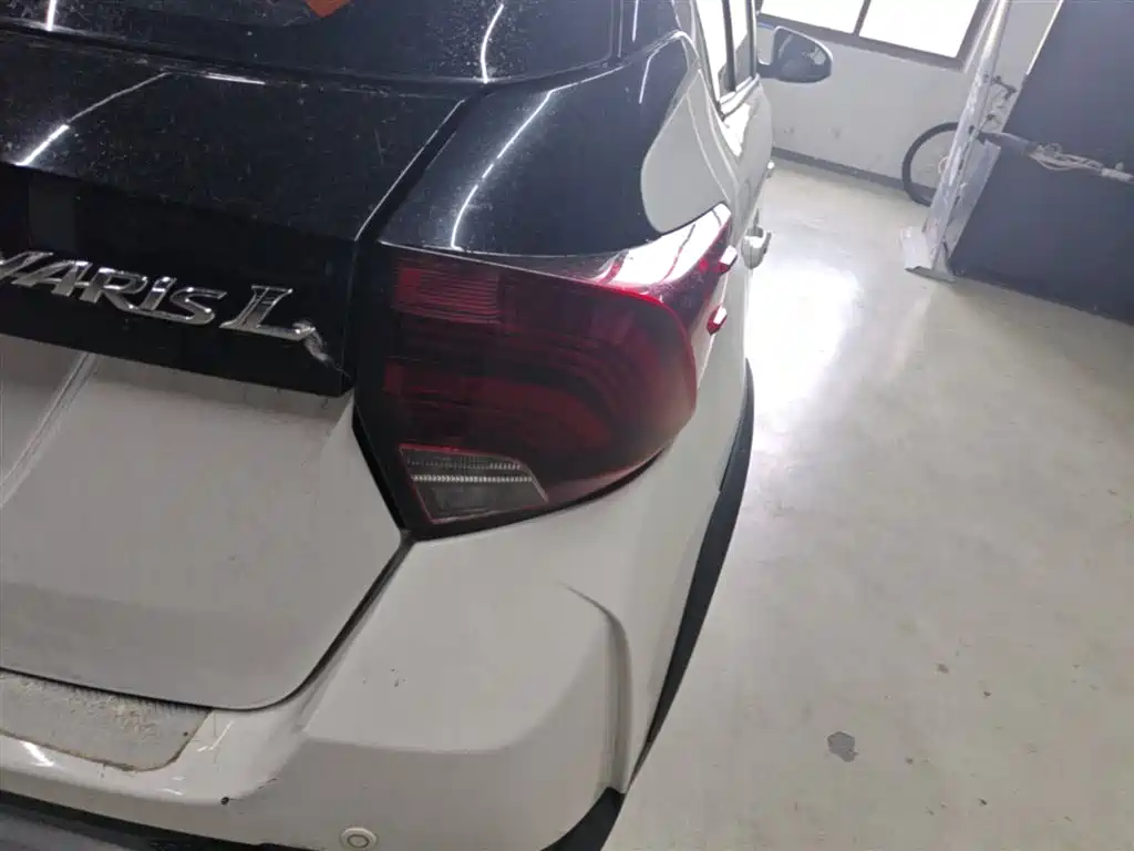 Toyota Yaris L 2020 — фото 13