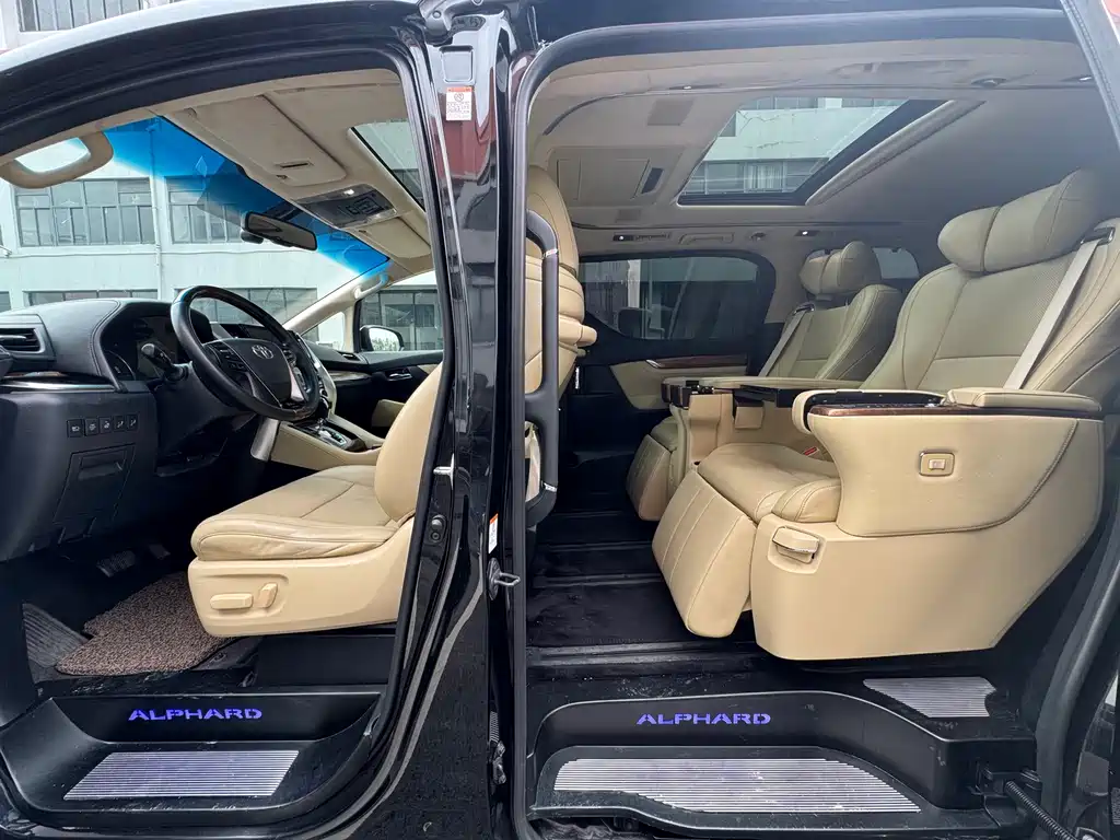 Toyota Alphard 2015 — фото 11