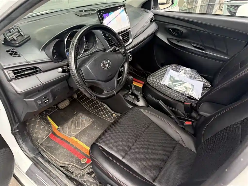 Toyota Yaris L 2020 — фото 24