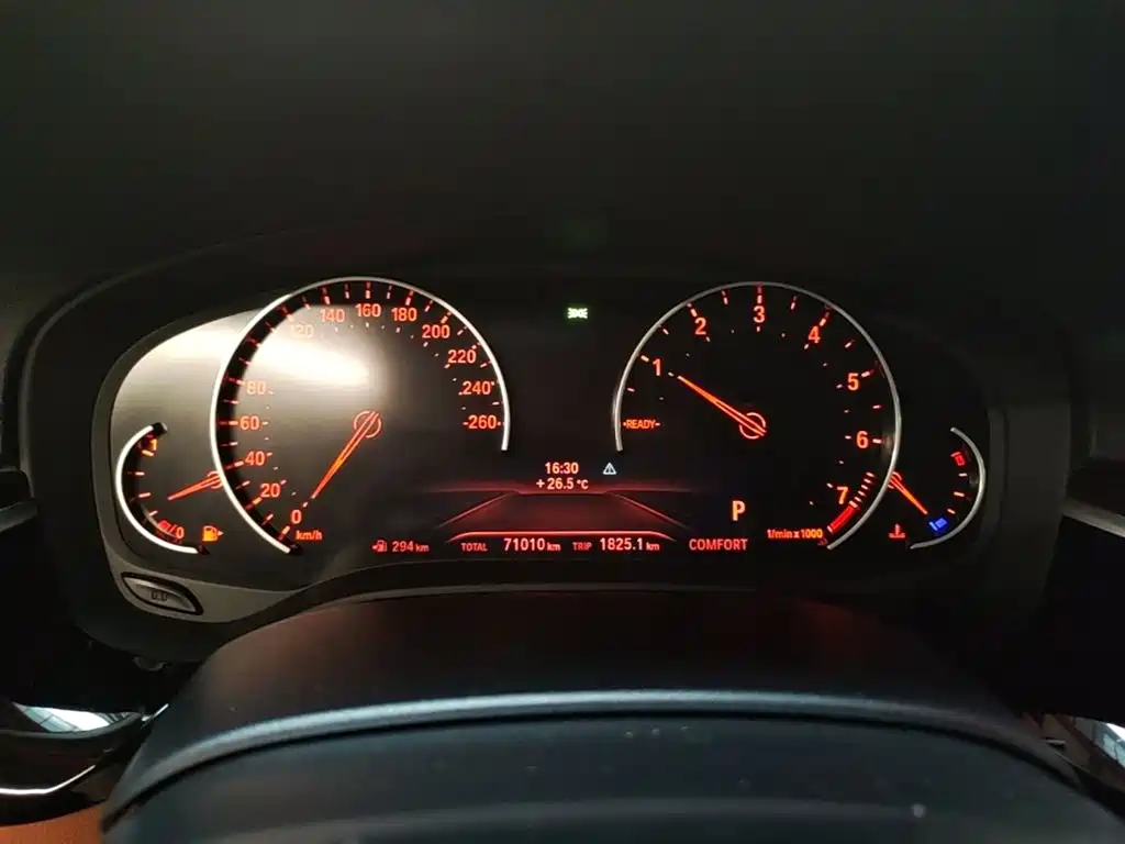 BMW 5 Series 2018 — фото 12