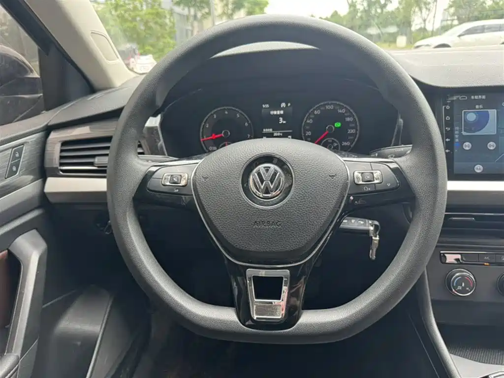 Volkswagen Lavida 2019 — фото 16