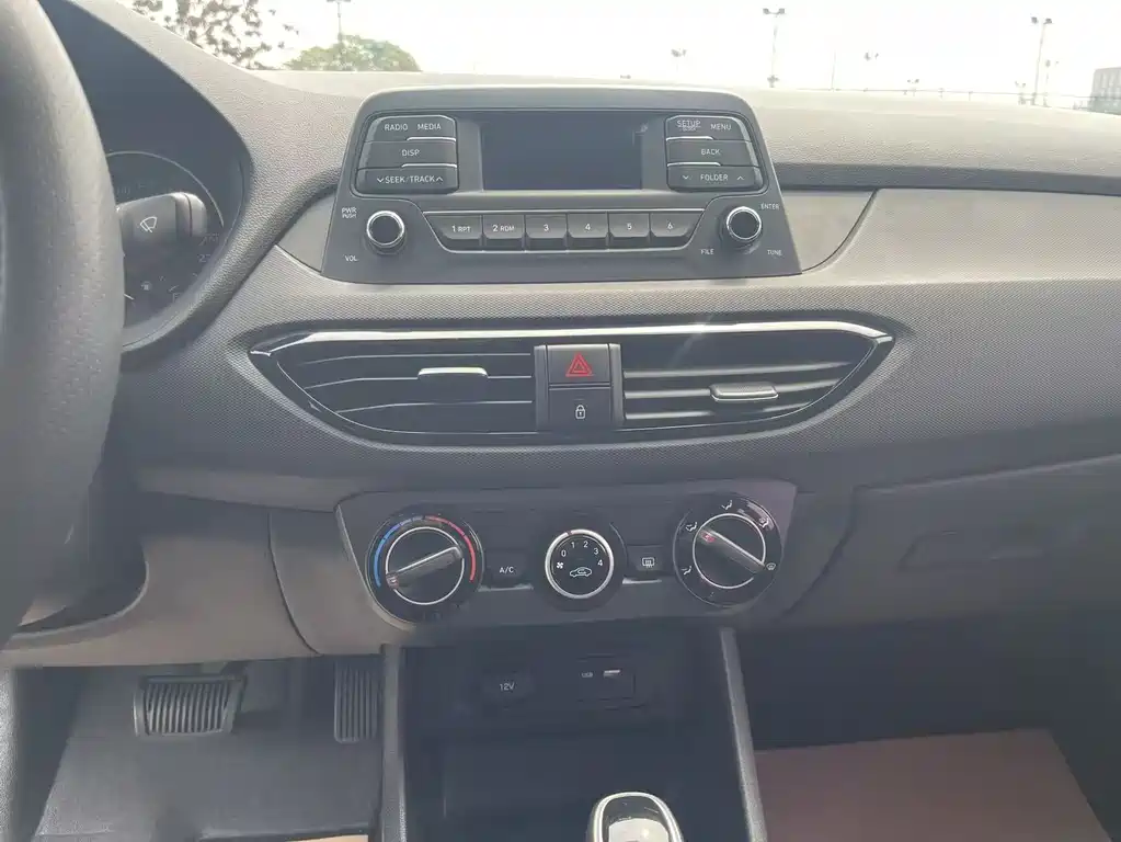 Hyundai Elantra 2021 — фото 19