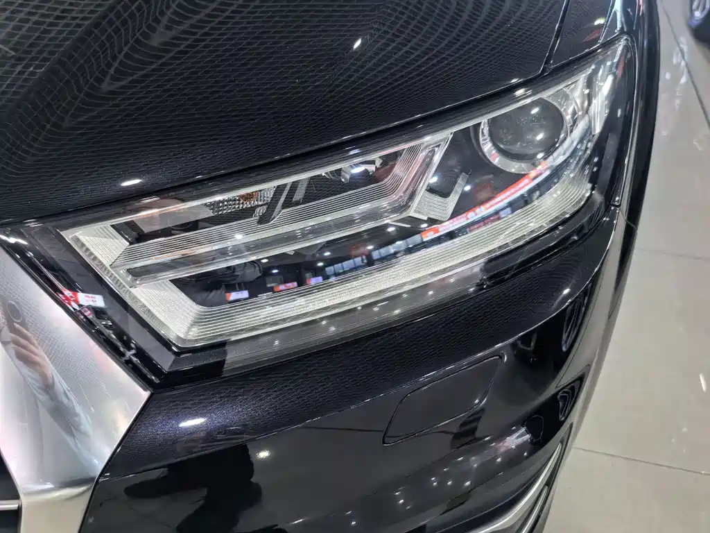 Audi Q7 2017 — фото 11