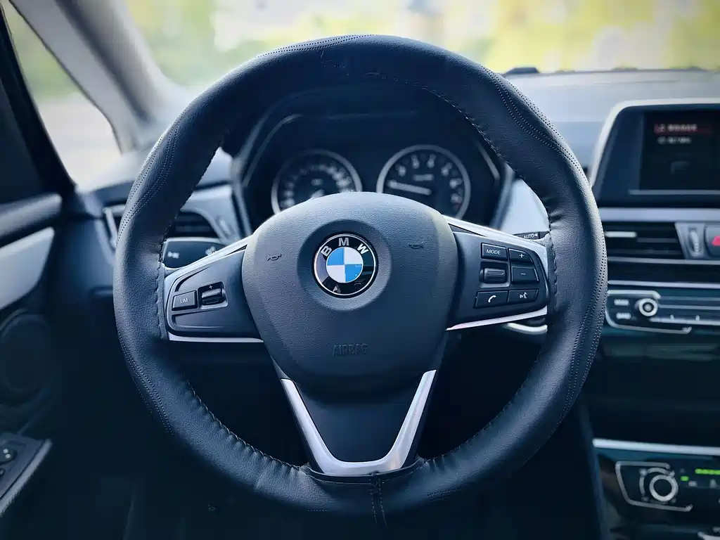 BMW 2 Series Active Tourer 2018 — фото 11