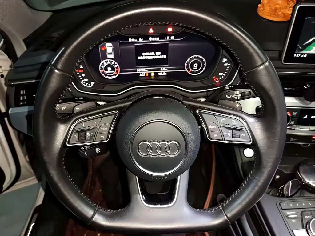 Audi A4L 2017 — фото 8