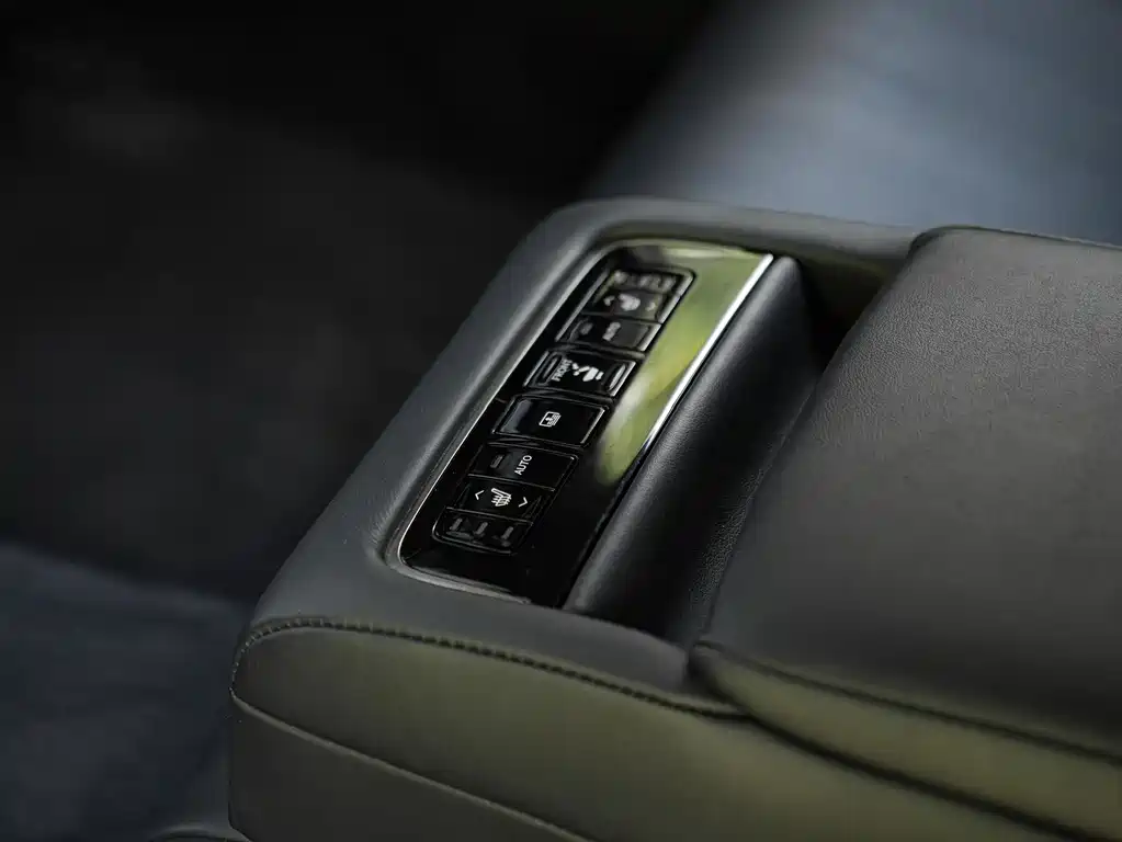 Lexus LS 2021 — фото 14