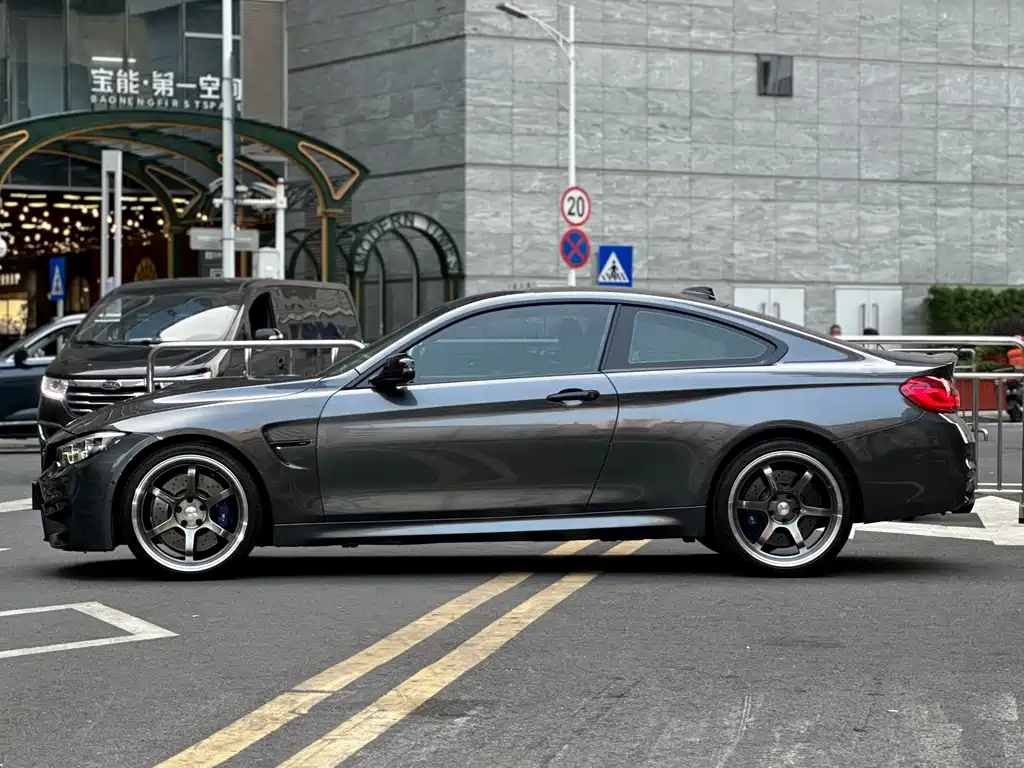 BMW M4 2019 — фото 4