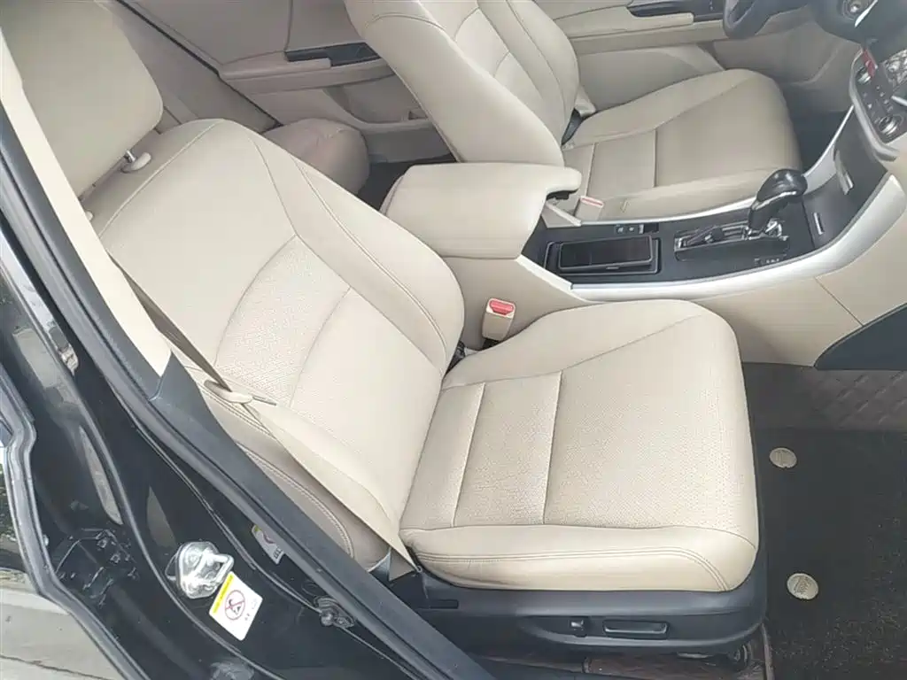 Honda Accord 2015 — фото 25
