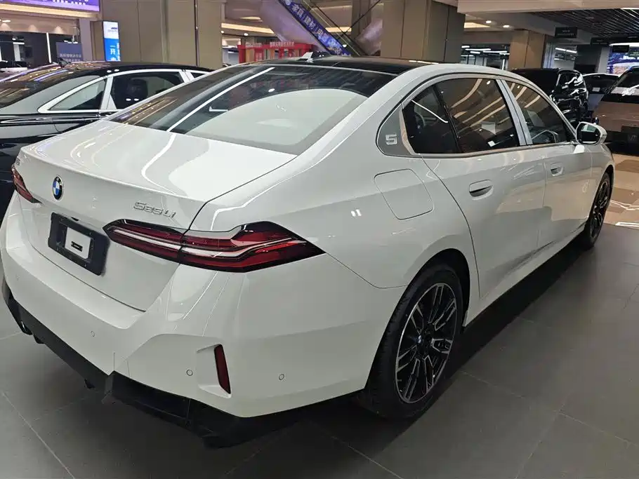 BMW 5 Series 2026