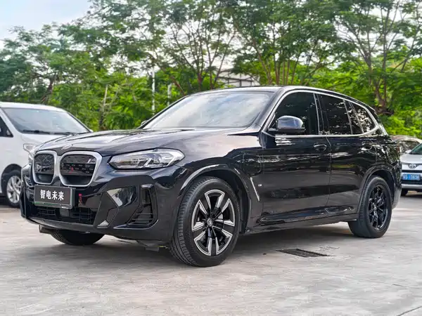 BMW iX3 2023
