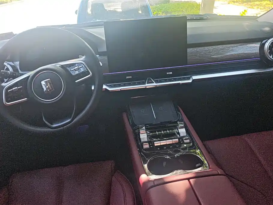 Tank 400 New Energy 2025 — фото 12