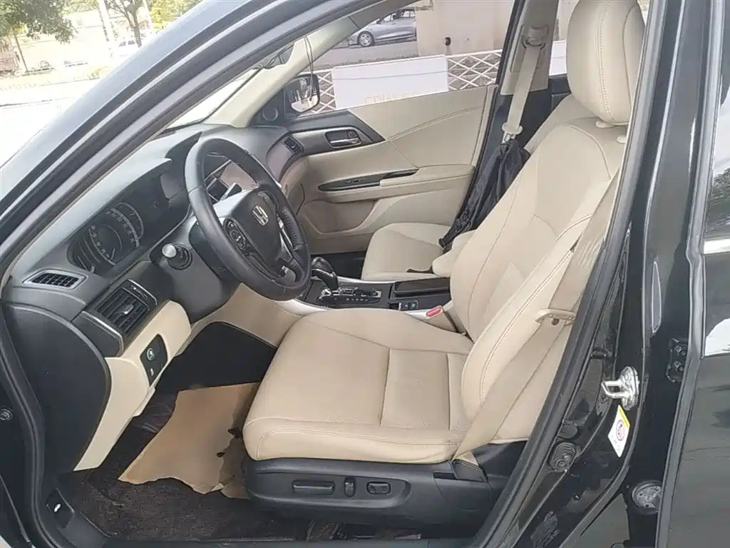 Honda Accord 2015 — фото 15