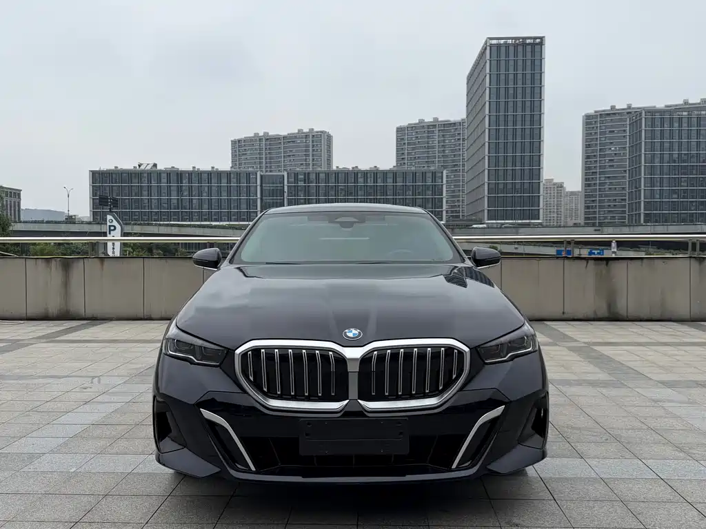 BMW 5 Series 2025