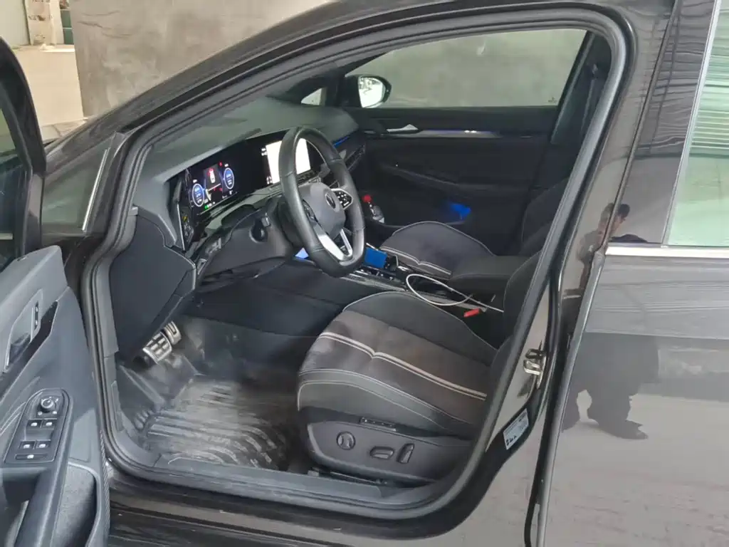 Volkswagen Golf 2023